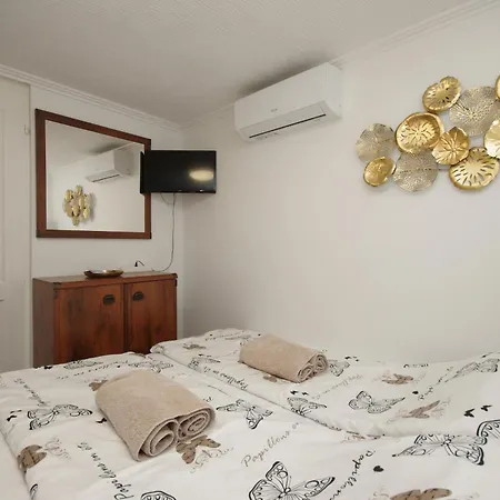 Erika Mini Apartman * Gyula